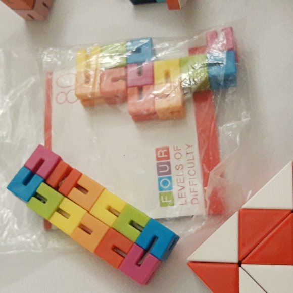 Fidget Fun Sensory Stress Relief Bundle NO BATTERIES NEEDED - Picture 2 of 16